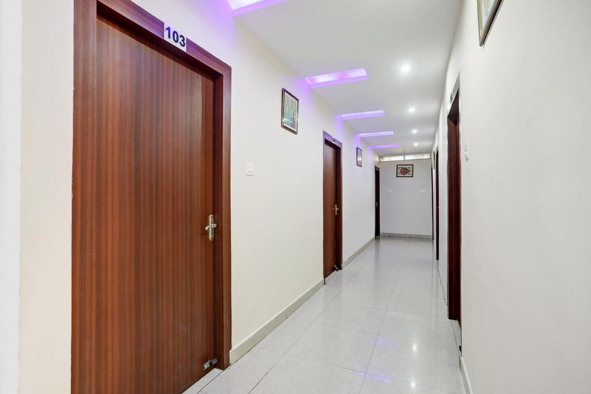 מלון פאטנה Super Collection O Danapur Near Railway Station מראה חיצוני תמונה